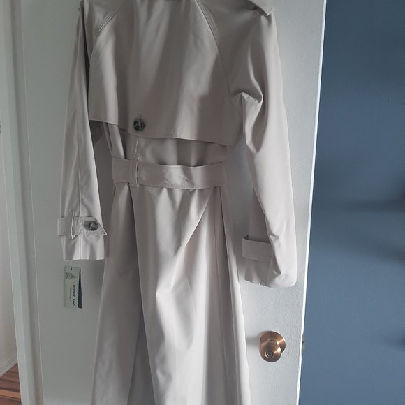 Size L london fog trench - Picture 4 of 4